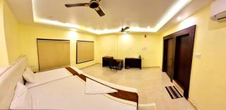 Hotel Royal - View - Residency & Restaurant Bodh Gaya Near Temple & The Great Buddha Statue Fully Air Conditioning Rooms- Premium Quality Hotel Inn Bodh Gaya - 9