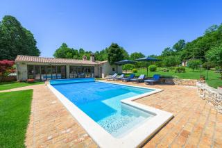 Villa Lipa for 8 persons near Pula with 41 m2 heated pool, beautiful garden, sauna & kids playground - Manjadvorci - 9