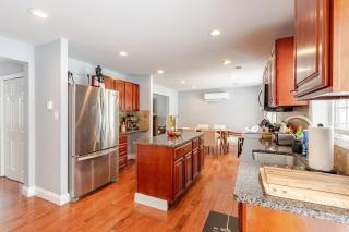 Lakeview Family Retreat Newly Renovated 4BR House - 6