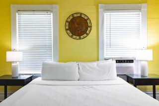 The Curry House - Entire Complex - 4