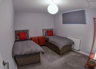 Spacious 6BR Home with Ensuite Perfect for Groups Stays - 1