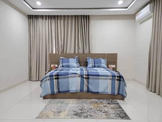 High standing 4 bedroom apartment - 9