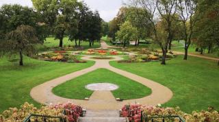 Spacious 6BR Home with Ensuite Perfect for Groups Stays - 5