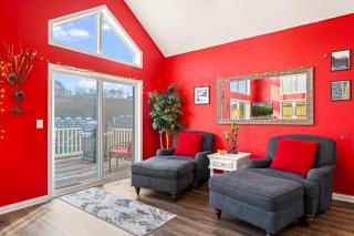 Family-friendly Home Hot Tub Lake View & Pool Access - 5