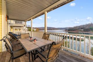 Family-friendly Home Hot Tub Lake View & Pool Access - 6