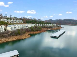 Family-friendly Home Hot Tub Lake View & Pool Access - 6