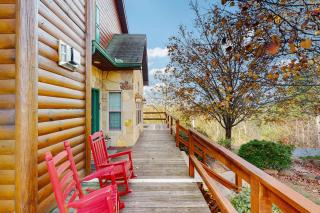 Peaceful Waterfront Retreat Sleeps 8 Dock is available & Grill - 6