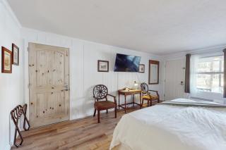 Dogwood - Unit 603 - Flat Rock - 2