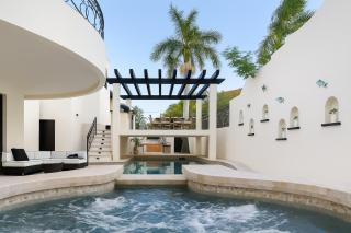 #Marbella Lane - Grand 5BR Oasis Villa Getaway - 0