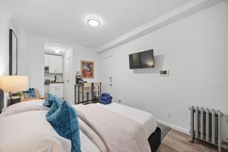 Highly Recommended Studio Near Times Square - 2