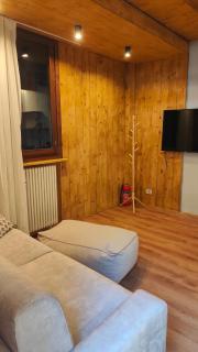 Boutique Alpine Three-Bedroom by SupaStays - 8