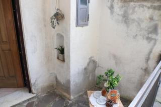 House located in the heart of Abriola - 1