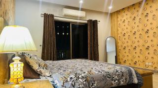 Modern Luxury Apt Balcony View Bahria 7 - 5