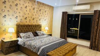 Modern Luxury Apt Balcony View Bahria 7 - 6