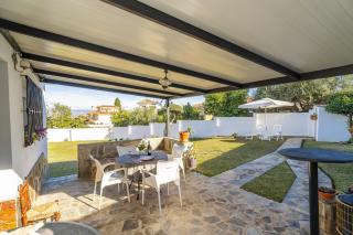 Cubo's Cortijos del Sol Mayoral House - 5