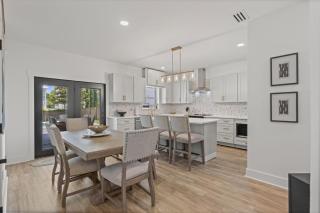 Book Me Baby! Coastal Cove in Crystal Beach - 4