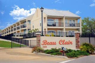 148 Beau Clair - Beachside Townhome with Pool in Long Beach - 9