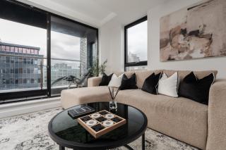 2 Bedroom - Old Trafford - Balcony - Free Parking - 0