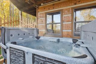Secluded Cubs Den Retreat in Wears Valley Sleeps 10 Hot Tub Pool Table Dog Friendly - 8