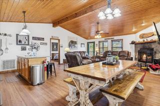 Secluded Cubs Den Retreat in Wears Valley Sleeps 10 Hot Tub Pool Table Dog Friendly - 2