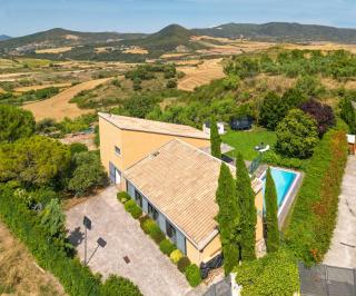 Espectacular casa de diseño con piscina en Navarra - 0