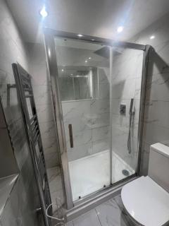 Good Priced Single Rooms in Church Road, Northolt - 7