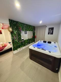 Love Room Spa - 2