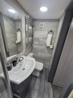 The Orange Outpost - Modern Studio Near Alhambra - 7