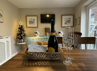 Modern 3-Bed in Historic Evesham & Garden - 0