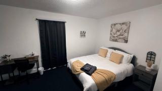 Nona - Private Room 1 with Parking, Desk & Fast WiFi near Yale, Quinnipiac, SCSU & Hospitals - 9