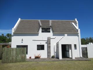 Sea Breeze Cottage - Light, Comfortable & Relaxing - 9