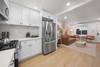 Modern 2BR in Prime Location with Board Games - 4