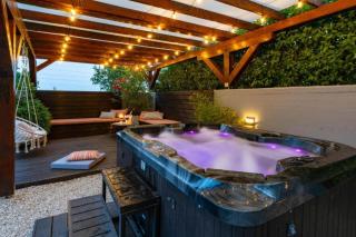 Villa Chillax in Medulin for 10 people with 47 m2 private pool, jacuzzi & sea view - only 400 meters from beach - 9