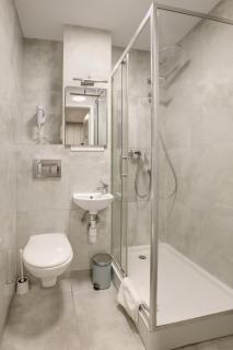 New! Studio with 3 Beds - Easy Access to Airport, City Center & WUM - 1