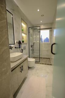 First Site OF Pyramids View & Jacuzzi - 4