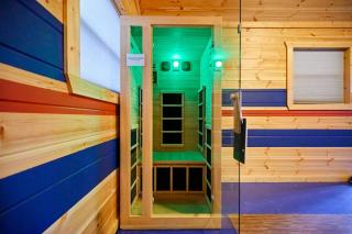 Forest Wellness Getaway Sauna Hot Tub Games - 6