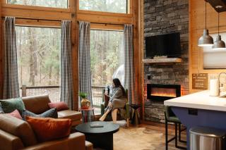 Retro Retreat Getaway Forest, Sauna & Hot Tub - 2