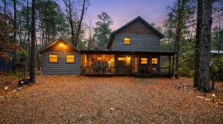 Retro Retreat Stargazing Dome, Sauna and Hot Tub - 2