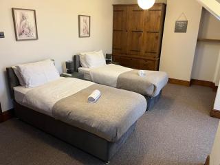 Spacious Victorian townhouse - Sleeps 11 - 1