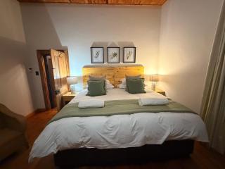 8 Olives Cottage - 9