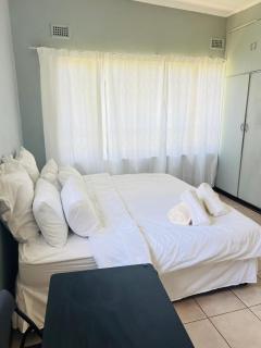 48 Archer Crescent - 3