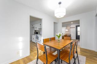 Contemporary Cozy Bungalow - 8