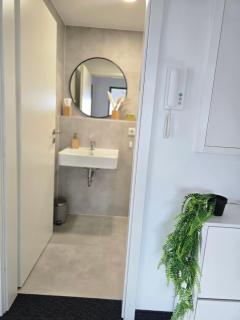 Große Wohnung mit Balkon nahe München - 2