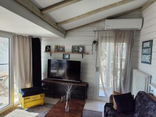 Calm Lake Balcony with a view - 6