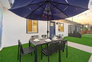 Modern 2BR in Prime Location with Board Games - 9