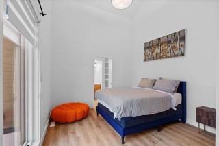 Luxurious Large 3 Bedroom Loft Saskatchewan Drive - 1