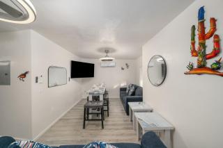 3BR 2BA Cozy Home with Jacuzzi Near Downtown - 5