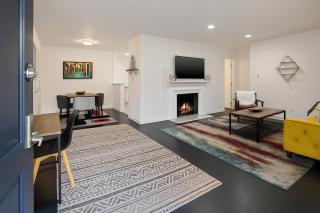 Quaint 1BD 1BA Bungalow - 7