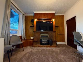 Modern 3Bed Doncaster Home with Vintage Charm - 4