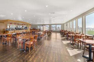 Best Western Plus Northwoods Inn - 7